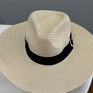 Jones New York Beige Sun Hat with Black Band